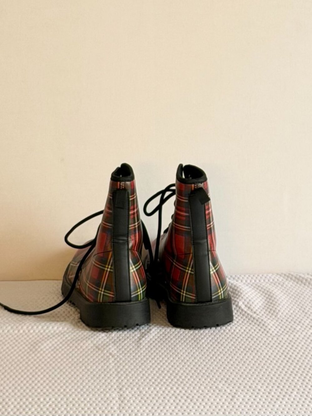 Unisex Red Tartan Plaid Lace-Up Combat Boots Sizes M5/W7 - Picture 4 of 10